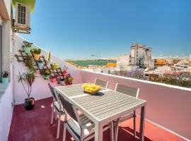 Dreamers Duplex with Seaview