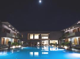 phoenix resort rajkot, hotel v destinaci Rádžkót