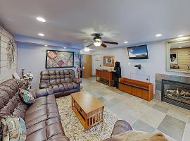 New Listing! Ski-In Ski-Out Condo with Hot Tub condo, Hotel in Zephyr Cove