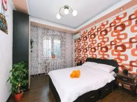 Nice two- bedroom apartment in five minutes from metro Minskaya