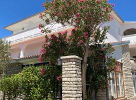 Apartments Aco, bed and breakfast a Barbat na Rabu