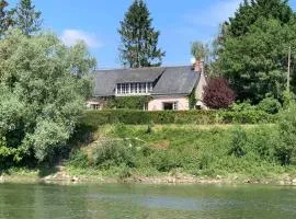 Béhuard : Maison vue Loire