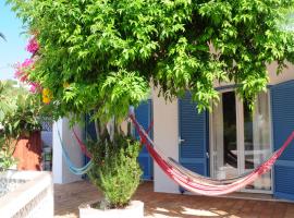 Jho'La Surf Camp, auberge de jeunesse à Luz