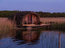 Bebru māja - Beaver house, boat in Usma