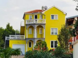 Apartment Eleni