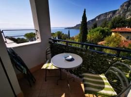 Garda Apartments in Euroresidence，加爾達人魚灣度假園區（Baia delle Sirene Park）附近的飯店