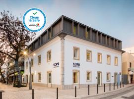 Hostel Conii & Suites Algarve, vandrarhem i Quarteira