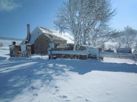 Le Francillon, hotel a prop de Mont Gerbier de Jonc, a Les Estables