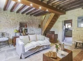 Farmhouse in Talon with Scenic Views