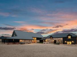 Barrow Hill Barns, מלון עם חניה בפיטרספילד