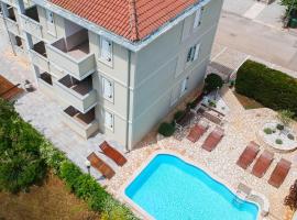Apartments and Rooms Degra, hotel in Umag