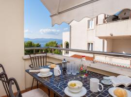 Apartment Ella Sea View, Hotel in Bol