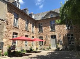 Perlépampille, hôtel à Dinan près de : Château de Dinan