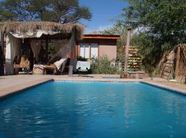 Atacama Lodge Rukazen Spa Rústico: San Pedro de Atacama'da bir spa oteli