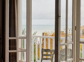 Villa Les Cormorans, Vue Mer, 10 personnes, hotel in Ault