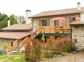 Moulin Des Comtes - Gite D'Leau, Hotel mit Parkplatz in Viverols