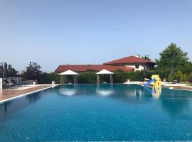 Sea View Villa Lozenets, hôtel avec piscine à Lozenets