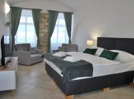 White Swan Boutique Apartments