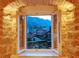 Romantic Rooftop View Hideaway- Old Town Nr 404