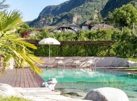 Viesnīca Kreuzwegerhof Nals - Historic Nature Stay with Pool near Meran & Bozen pilsētā Nalleza
