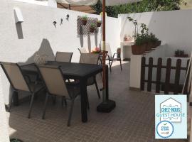 Chez Nous - Guest House, hotelli kohteessa Barreiro