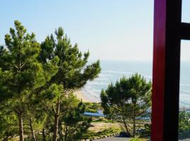 Magoito Beach Apartment, hotel in Sintra