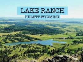 lake guest ranch, hotel en Devils Tower