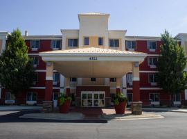 Holiday Inn Express and Suites St. Cloud, an IHG Hotel, отель в городе Сент-Клауд