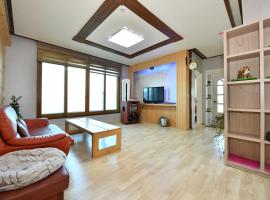 Sokcho Daemyung Pension, vacation home in Sokcho
