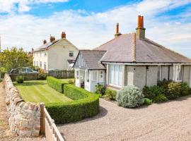 Rosemary Cottage, Hotel in Chathill