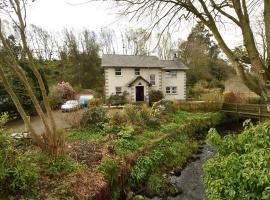 Grovewood House Retreat, hotel with parking in Kirkbean