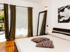 Isola Apartments