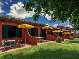 Casanova - Family Apartments Residence, hotel en San Quirico dʼOrcia