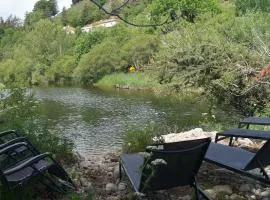 Gite en Ardèche en face de la rivière