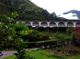 Hostería La Eterna Primavera, hotell i Huigra