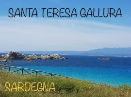 Appartamento AZZURRO con Balcone e panorama sul paese Santa Teresa Gallura
