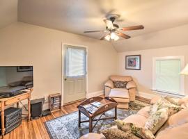 Cozy Unit with Patio Walk to Dining, Lake Elkhart!, hotel with parking in Elkhart Lake