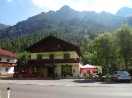 Pension Nina & Gasthof Alpenrose