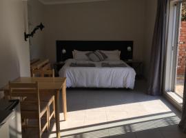 One One Five Albrecht Street, hotel malapit sa Preller Square, Bloemfontein