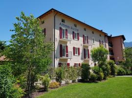 Albola Suite Holiday Apartments, pet-friendly hotel in Riva del Garda