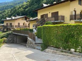 Appartamento con Giardino e Box in Valmalenco, günstiges Hotel in Torre di Santa Maria