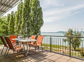 Panoramic Art Apartment with jacuzzi