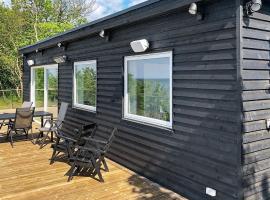 3 person holiday home in R nne, casa vacanze a Rønne