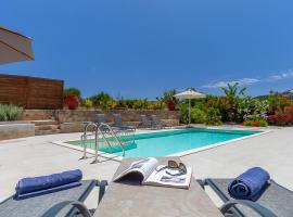 Trialonia Luxury Villa, hotel with parking in Kissamos