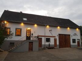 Altes Schreiner Haus in der Vulkaneifel, holiday rental in Brockscheid