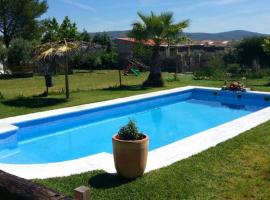 5 bedrooms villa with private pool jacuzzi and furnished terrace at Mirandilla, villa en Mirandilla
