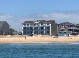 Misquamicut Beach Front Inn, מלון ליד Westerly State Airport - WST, 