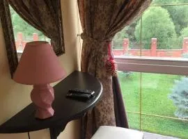 Chalet Zolota Pidkova & River