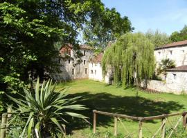 Hôtel de la Source Bleue, hotel v destinaci Touzac