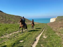 Domaine Equestre Etretat, hotelli, jossa on pysäköintimahdollisuus kohteessa Le Tilleul